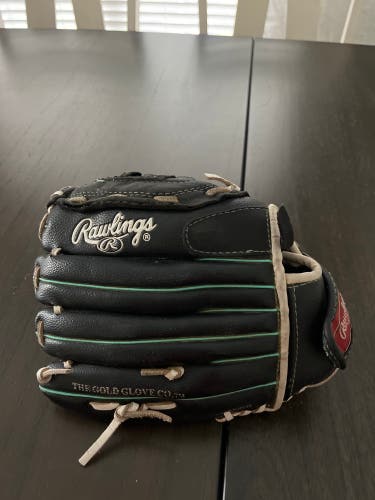 Right Hand Throw 11.5" Softball Glove