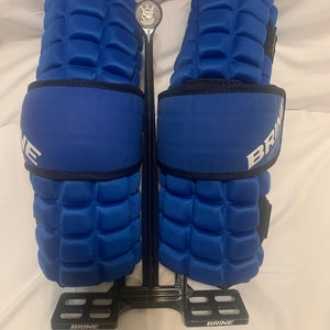 New Brine Clutch Cag17-RL L Lacrosse Arm Pads And Guards