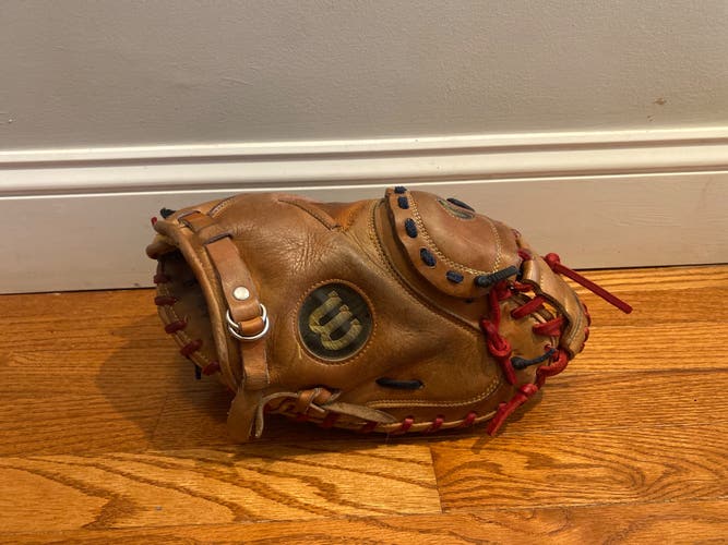 Wilson A2403 (A2000) Catcher’s Mitt 33.5” W/ New Laces