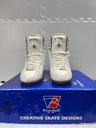 New Riedell 875 Figure Skates Size 7 C/B