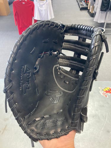 Akadema Left Hand Throw 1st Baseman Mitt Model ADJ 154 *MINT CONDITION* 12.5” Glove