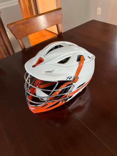 Player's Cascade R Helmet