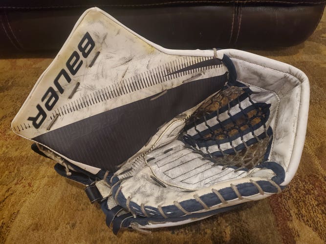 Used Regular Bauer Supreme 2S Pro Glove