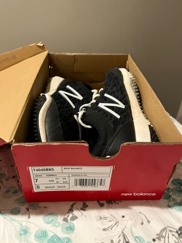 Black  Size 7.0 (Women's 8.0) New Balance Shoes