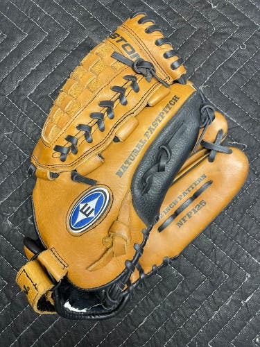 Easton Used Right Hand Throw 12.5" Natural Fastpitch Softball Glove
