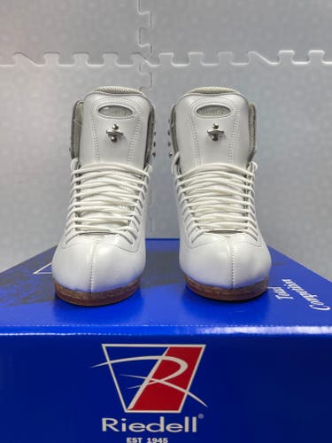 New Riedell 875 SS Figure Skates Size 6.5 B/A