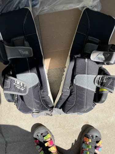 Warrior G3 23+1 goalie pads