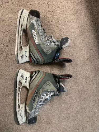 Used Bauer Extra Wide Width Size 7.5 Vapor X4.0 LE Hockey Skates