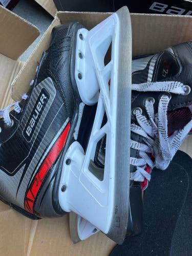 Bauer vapour size 3 goalie skates