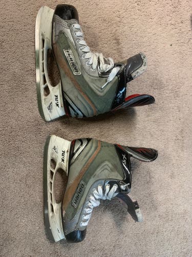 Used Bauer Extra Wide Width Size 9 X4.0 Hockey Skates
