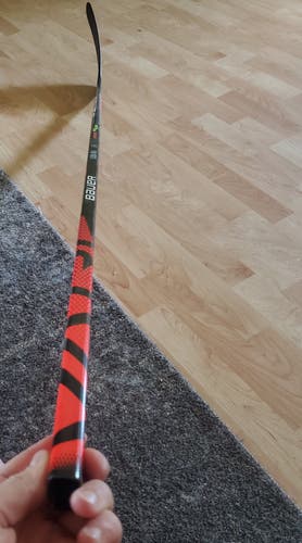 Used Senior Bauer Right Handed Vapor FlyLite Hockey Stick P88M Pro Stock