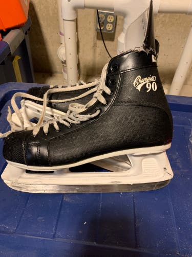 CCM Size 10.5 Champion 90 Hockey Skates