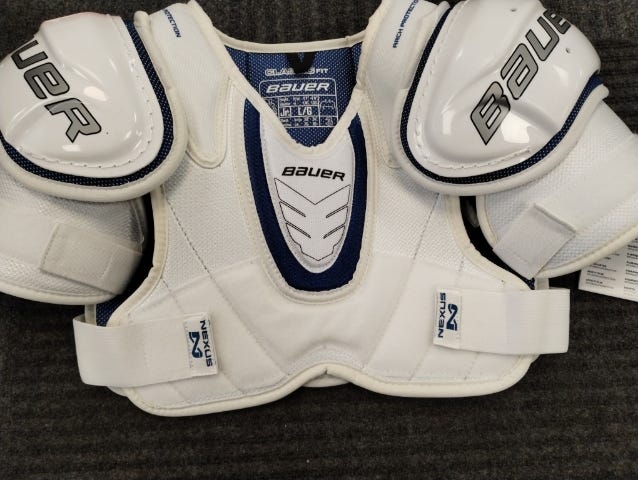 New Junior Large Bauer Nexus 4000 Shoulder Pads