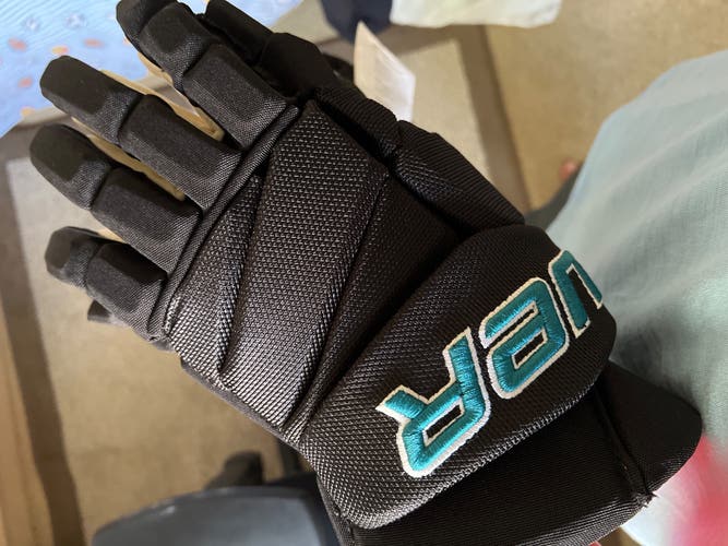 Bauer 14" Pro Stock Vapor 2X Pro Gloves