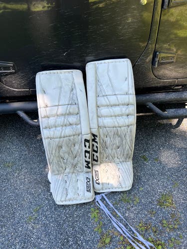 34" CCM Extreme Flex lll Goalie Leg Pads