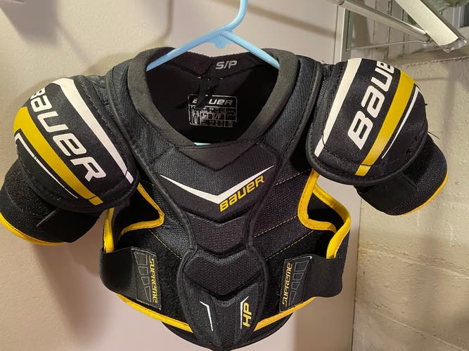 Bauer Supreme HP Shoulder Pads