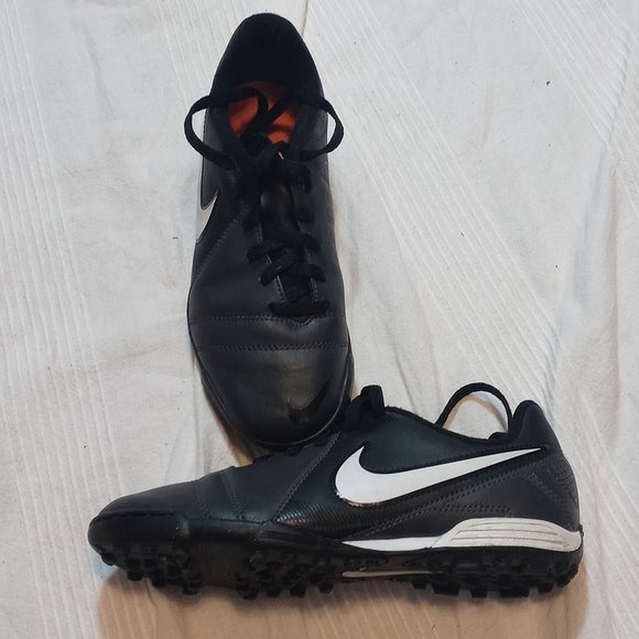 NIKE CTR 360 SOCCER CLEATS YOUTH 4 TURF SHOES SPIKES