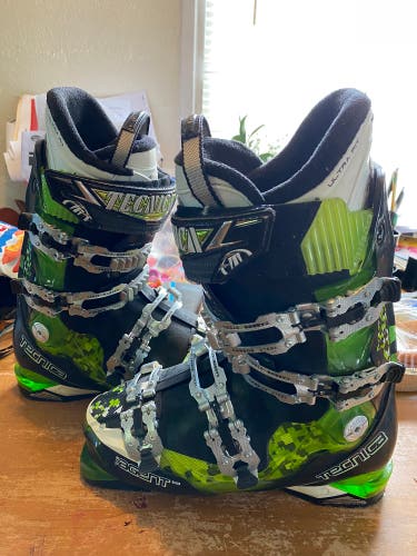 Tecnica The Agent 110 Medium Flex Ski Boots 7 25 255 250