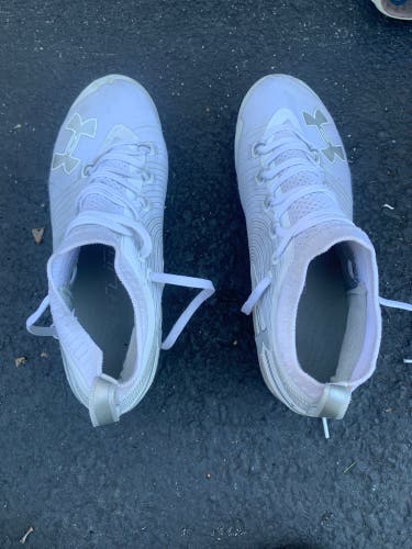 White Adult Molded Cleats Mid Top Spotlight