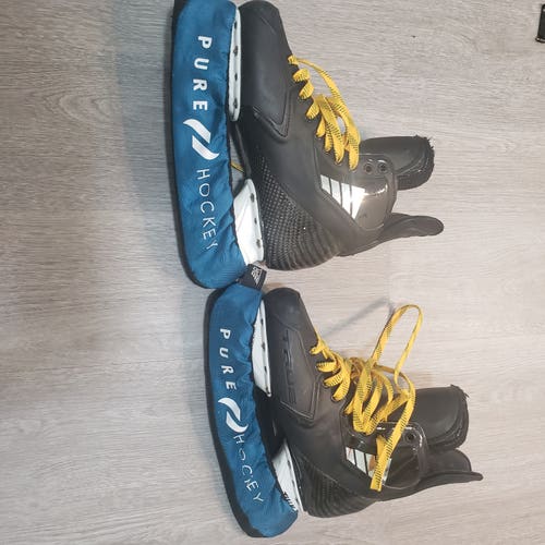 Senior Used True Pro Custom Hockey Skates Regular Width Pro Stock Size 9.5