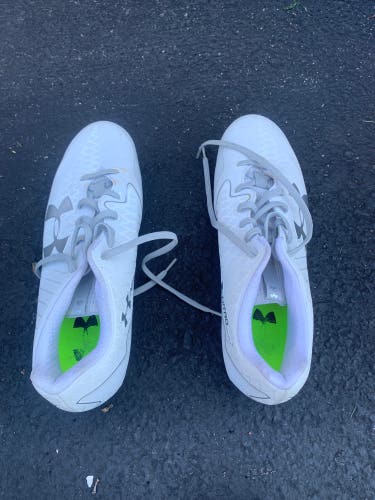 White Used Molded Cleats Low Top Nitro MC