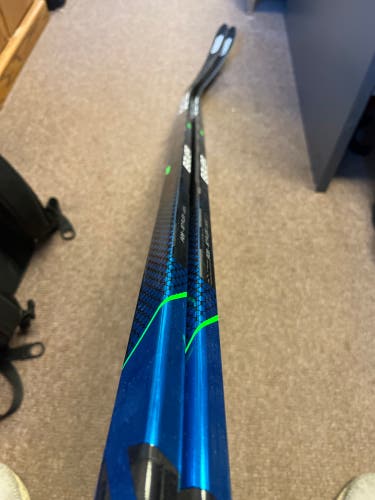 Senior Right Handed P28 Pro Stock Nexus Geo Hockey Stick