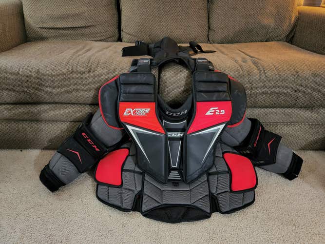 Intermediate Used Large CCM Extreme Flex Shield E2.9 Goalie Chest Protector