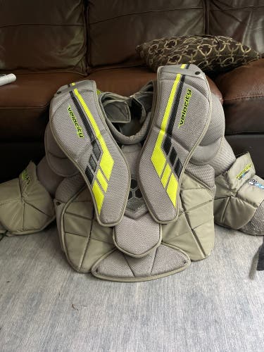 Adult Small Vaughn  Velocity VE8 Pro Goalie Chest Protector