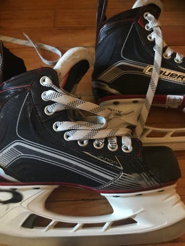 Junior Used Bauer Vapor Hockey Skates Regular Width
