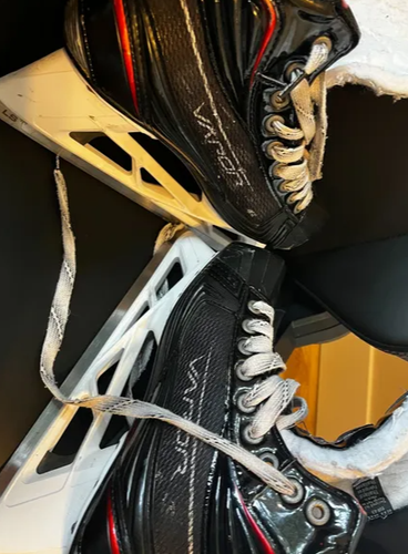 Bauer Vapor x900 Hockey Goalie Skates Extra Wide Size 8