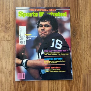 Oakland Raiders Jim Plunkett NFL FOOTBALL 1981 Sports Illustrated Magazine!