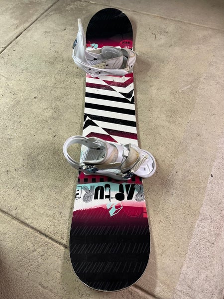 Used Women's Ride Rapture Snowboard All Mountain With Bindings
