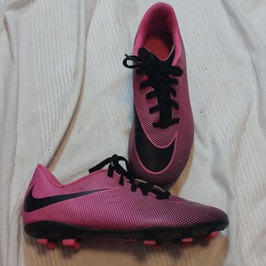 NIKE SOCCER CLEATS GIRLS 5Y SPIKES SHOES PINK BLACK NICE!!