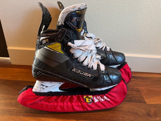 Used Bauer  Size 5 Supreme 3S Pro Hockey Skates