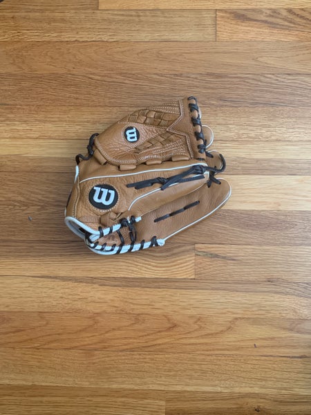 New Right Hand Throw 12.5" A950 Softball Glove
