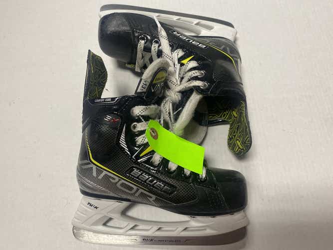 Used Bauer Vapor 3x Youth 13.5 Ice Hockey Skates