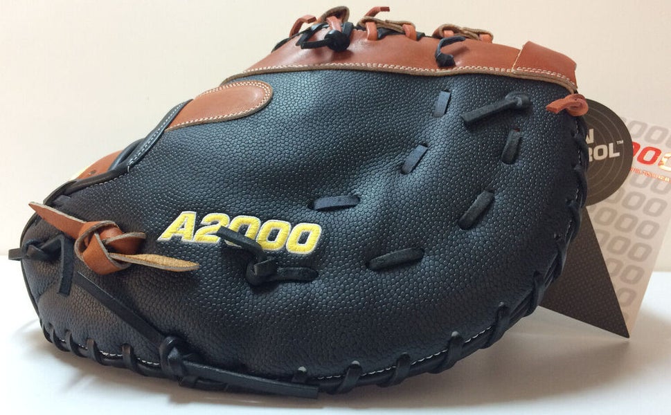  WILSON 2023 A2000® 1679SS 12.5” Baseball First Base Mitt -  Left Hand Throw : Sports & Outdoors