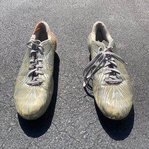 Unisex Molded Cleats Under Armour