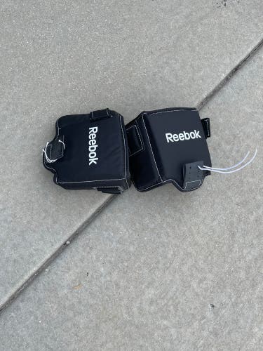 Reebok hockey goalie knee pads
