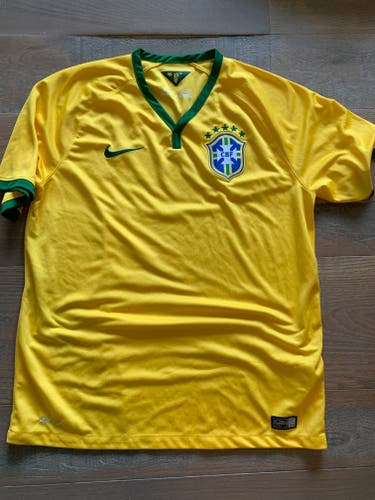 Brazil soccer - Yellow New Large Jersey