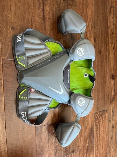 Pre-owned Large Maverik MX EKG Shoulder Pads