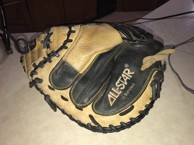 Right Hand Throw 33.5" CM3000SBT Catcher's Glove