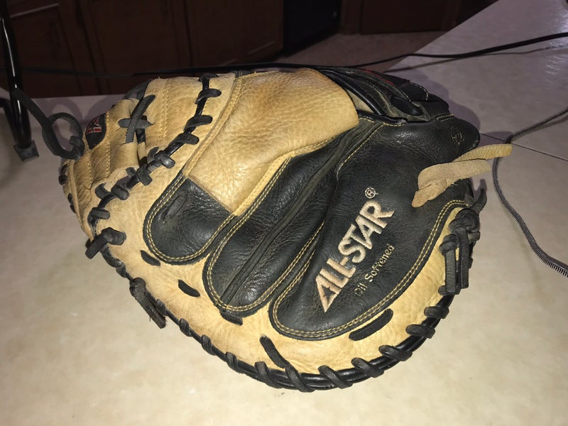 Right Hand Throw 33.5" CM3000SBT Catcher's Glove