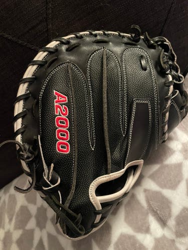 Wilson A2000 Catchers glove 33.5