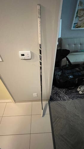Senior Left Hand P92M Vapor Hyperlite Hockey Stick