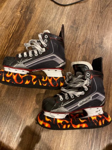 Used Bauer Regular Width Size 4.5 Vapor X500 Hockey Skates