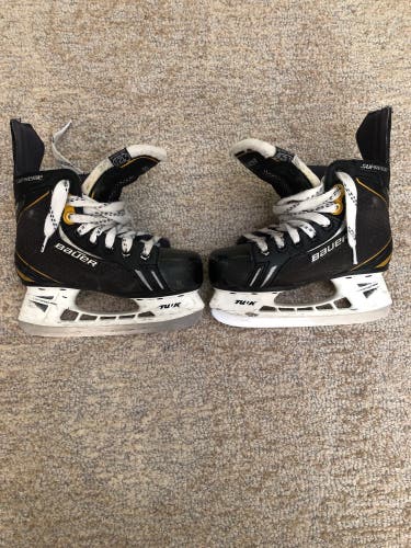 Used Bauer Regular Width Size 12.5 Supreme One.6 Hockey Skates