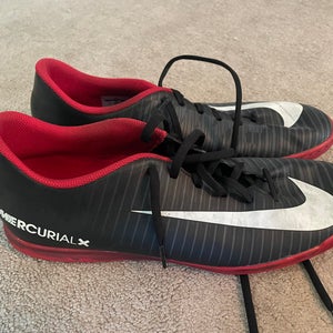 Nike mercurial indoor soccer shoes size 11