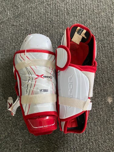 Used Bauer Vapor X900 Shin Pads