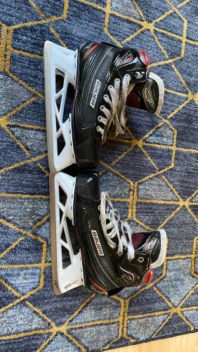 Used Bauer Regular Width  Size 5 vapor x900 Hockey Goalie Skates